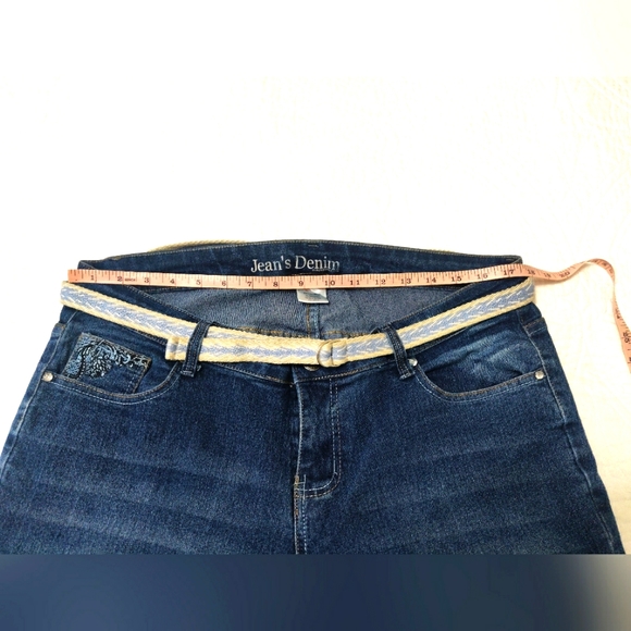 Jean's Denim embroidered jeans. - Picture 7 of 9